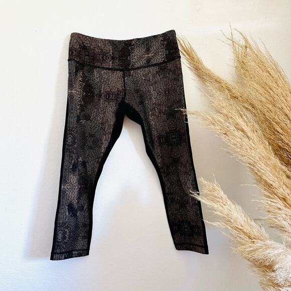 LULULEMON Wunder Under Crop II Golden Goddess Bead Envy Black Low Rise Legging 6 - Picture 1 of 13